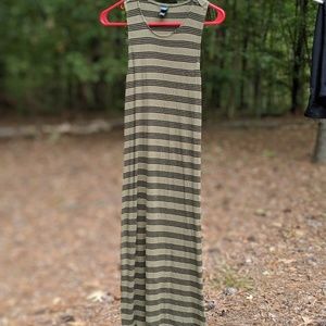 Green and black maxi